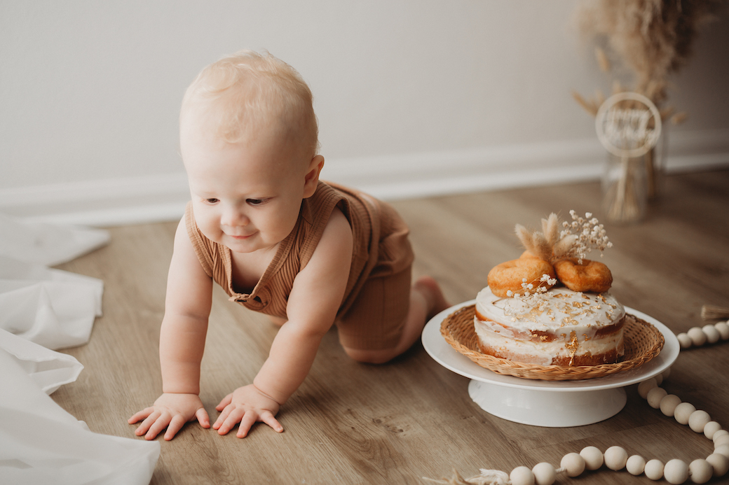 Newborn Photographer Gold Coast QLD Cake Smash