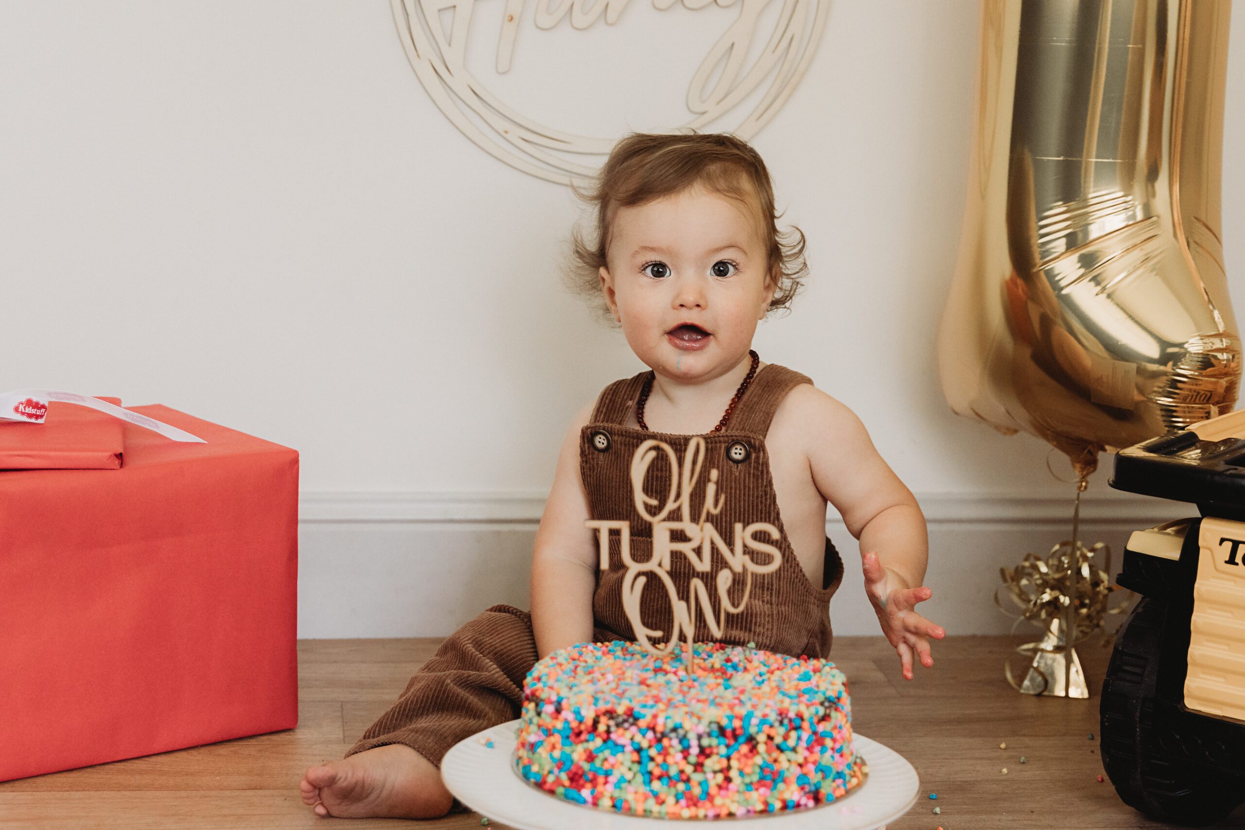 South Gold Coast Newborn Photographer | Oli's Cake Smash 