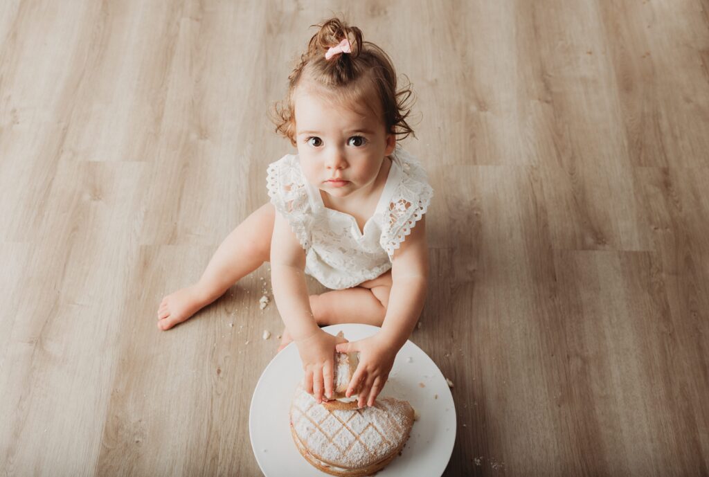 Gold Coast QLD Newborn Photographer | Miley's Cake Smash